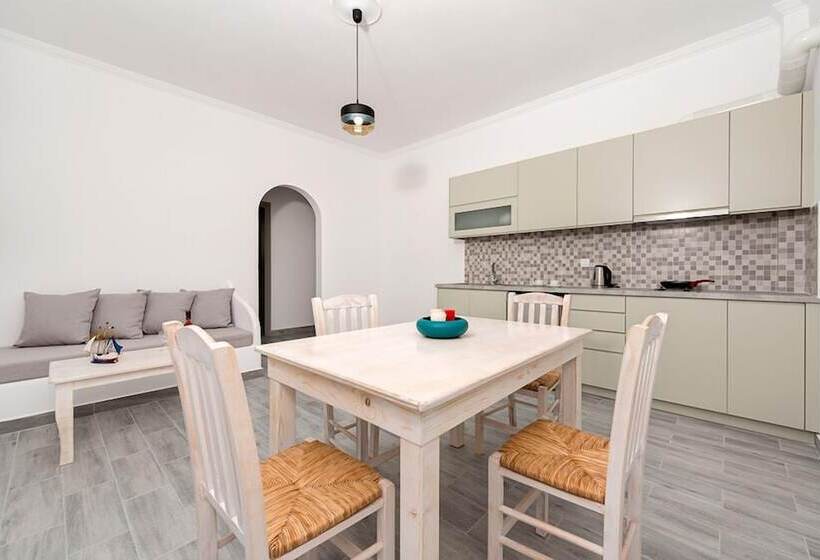 1 Bedroom Deluxe Apartment Sea View, Casa Iphigenia