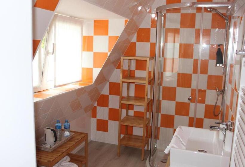 Номер Стандарт, Saffels Nest