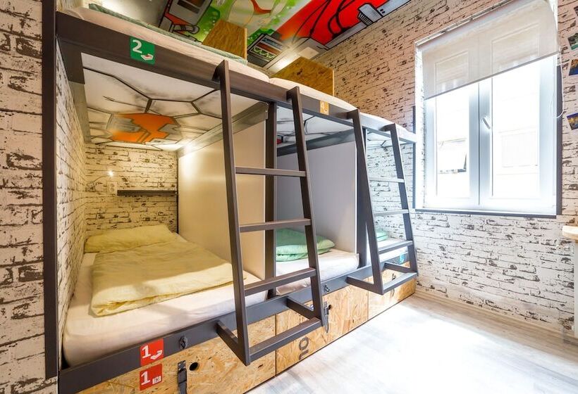 تختخواب در اتاق مشترک, Chillout Hostel Zagreb