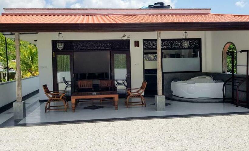 Пентхаус Люкс, Green Villa Unawatuna