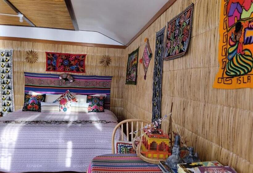 Suite with lake view, Uros Titikaka The Best Lodge