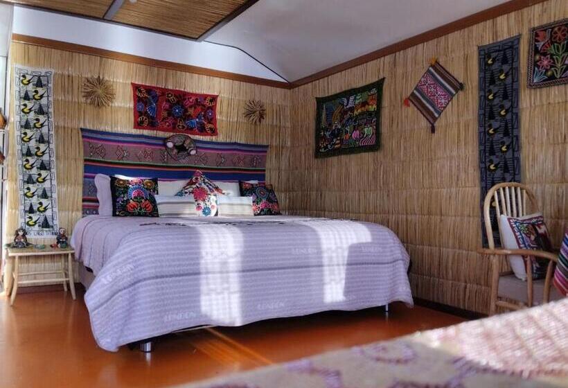 Suite with lake view, Uros Titikaka The Best Lodge