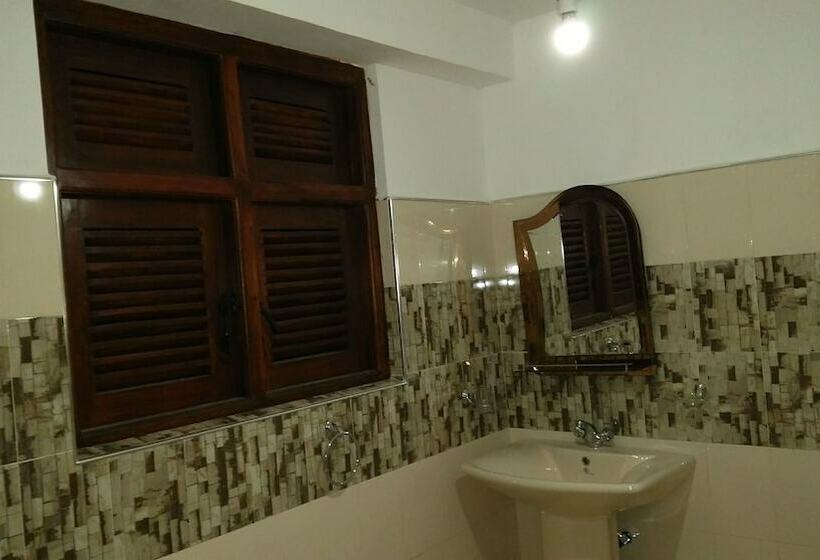 Стандартный Номер Нижний Этаж, Holly House Homestay