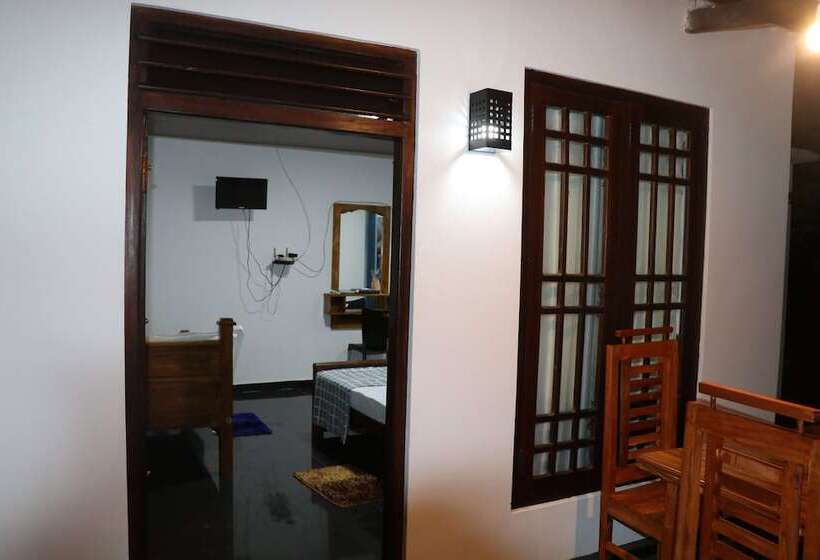 Семейный Номер, Ceylon Wilpattu Safaris & Lodging