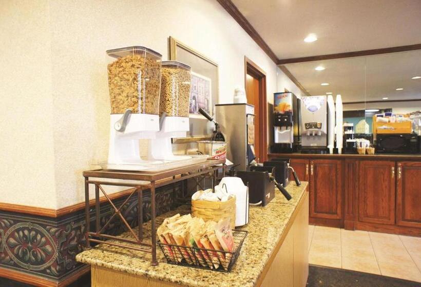 Deluxerum King Size Säng, La Quinta Inn By Wyndham Indianapolis Airport Executive Dr