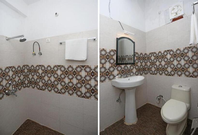 اتاق استاندارد, Super Collection O Sara Grand Near Ram Manohar Lohia Hospital