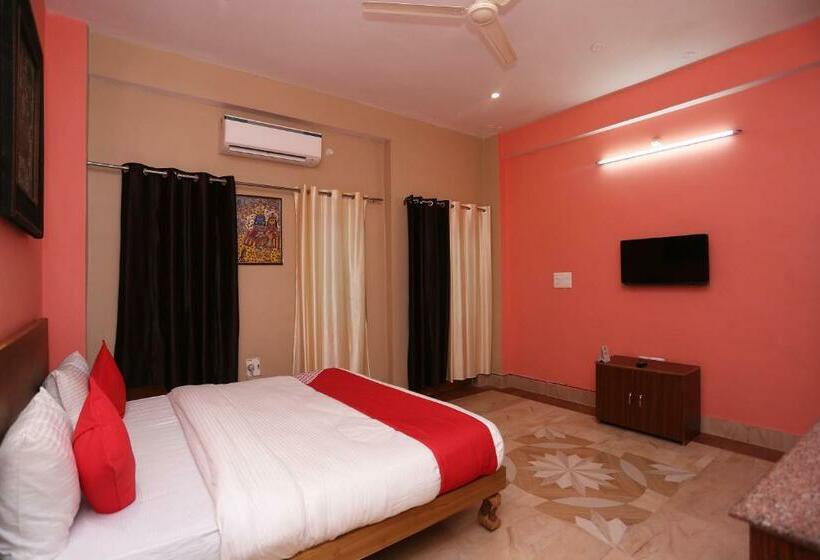 اتاق عادی, Super Collection O Sara Grand Near Ram Manohar Lohia Hospital