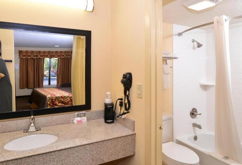 キングサイズベッドのスタンダードルーム, Americas Best Value Inn Tupelo Barnes Crossing