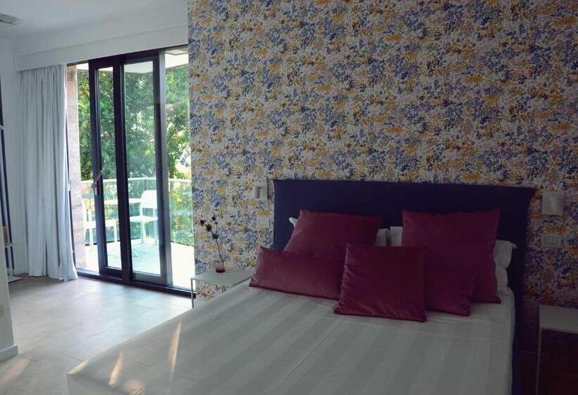 اتاق استاندارد با بالکن و چشم‌انداز دریا, Villa Verna Agriresort