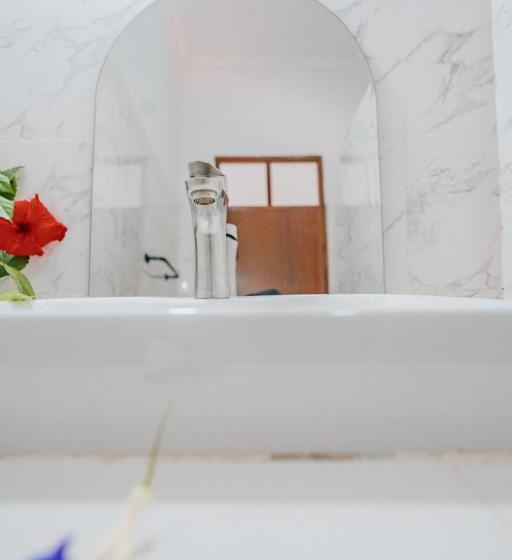 Номер Стандарт Вид на Бассейн, Bella Vista Resort Zanzibar