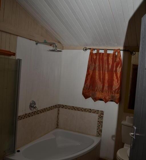 Апартаменты 3 Спальни, Thorn Tree Bloemfontein