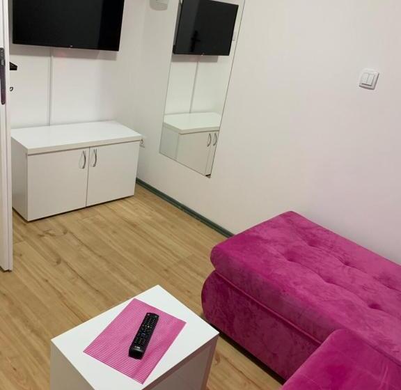 سوئیت با بالکن, La Apartamento Centroom