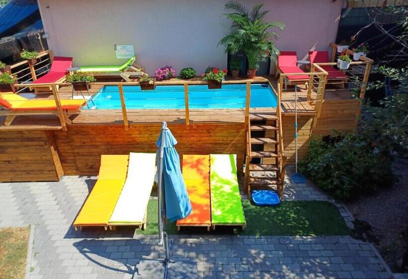 اتاق استاندارد چهار تخته, Casa Marronne
