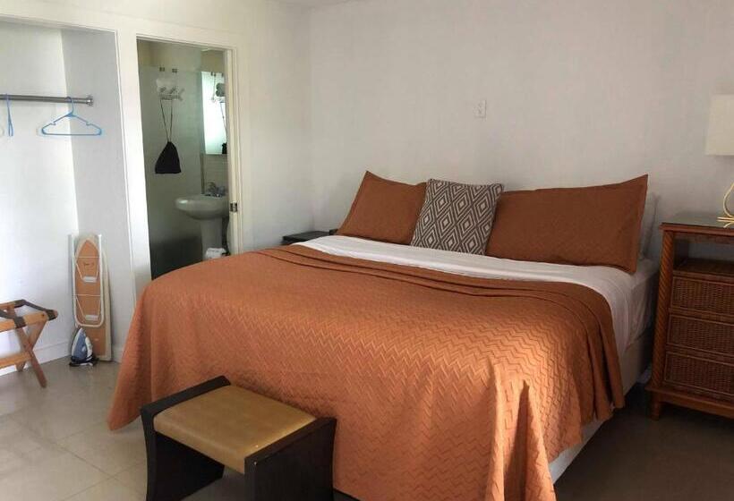 스탠다드 스튜디오, Captiva Beach Resort