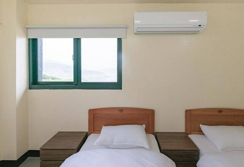 Triple Room Sea View, 06 Gather Point