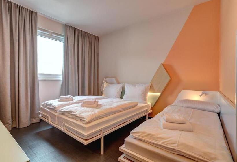 Номер Стандарт Трехместный, Meininger Hotel Heidelberg Hauptbahnhof