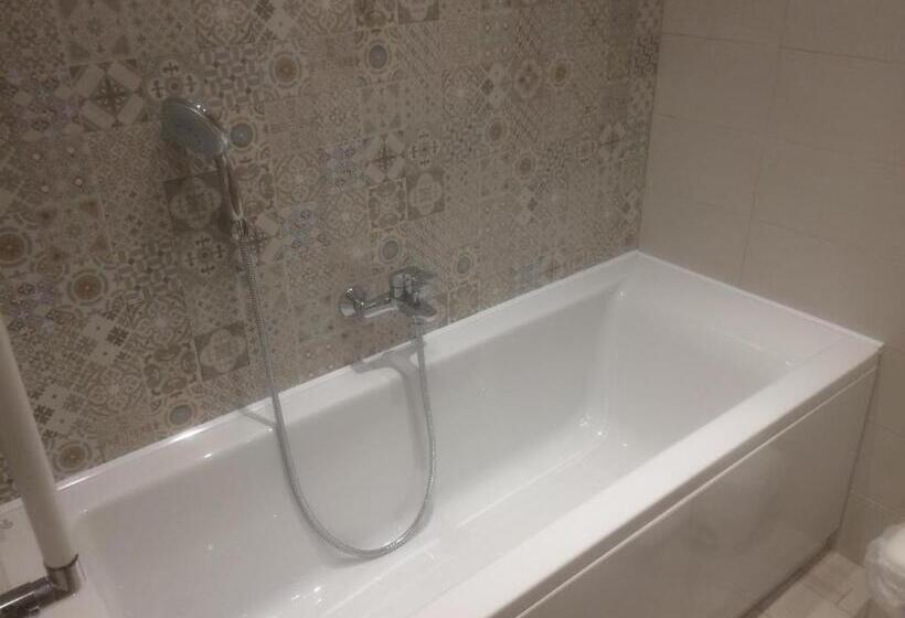 اتاق استاندارد, Guest House Berzefi