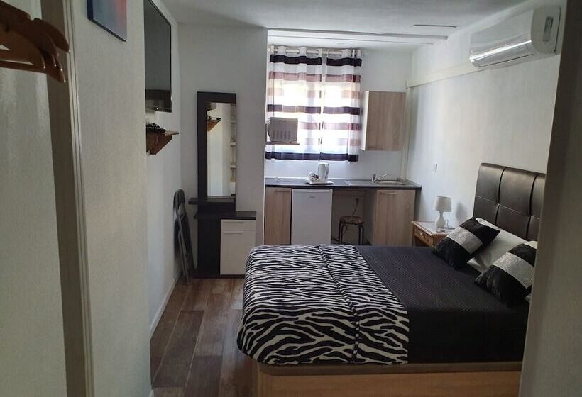 디럭스 룸, Hostal Olozaga