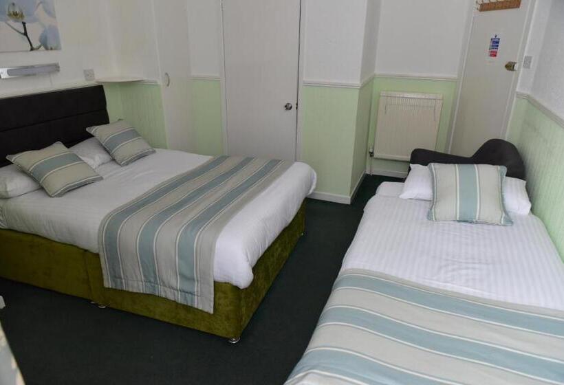 Номер Стандарт Трехместный, Corbiere Guest House