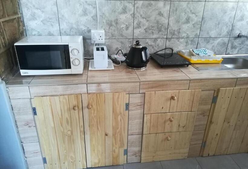 اتاق خانوادگی, Keetmanshoop Self Catering