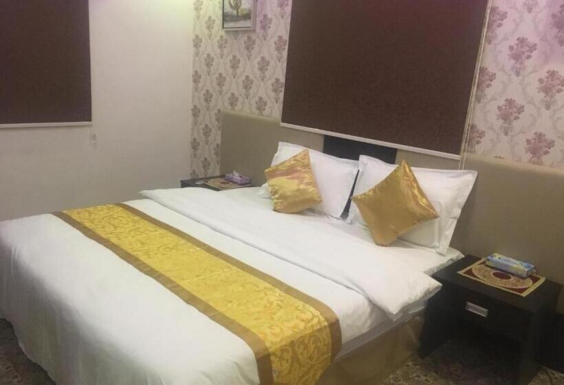 اتاق لوکس, Nourth House Apart