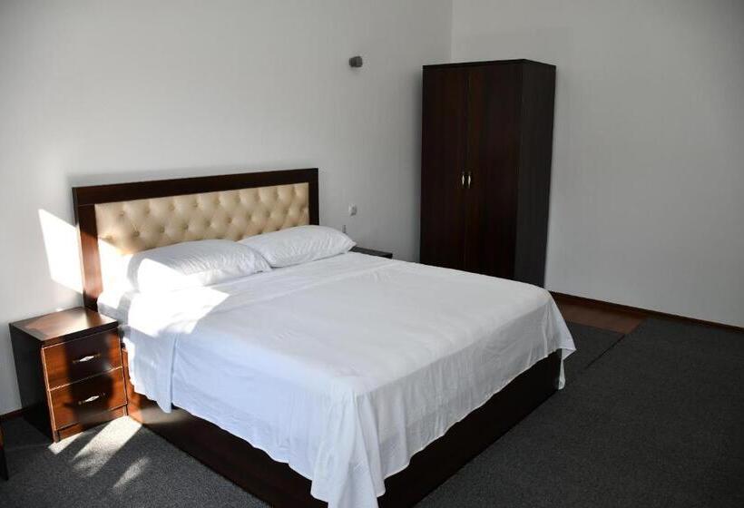 اتاق استاندارد با تخت بزرگ, Nurziyo Guest House