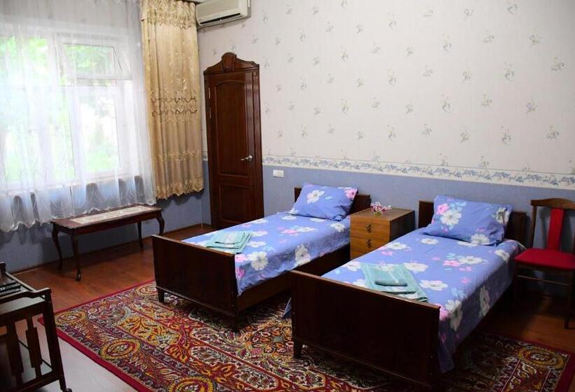 اتاق لوکس, Nurziyo Guest House