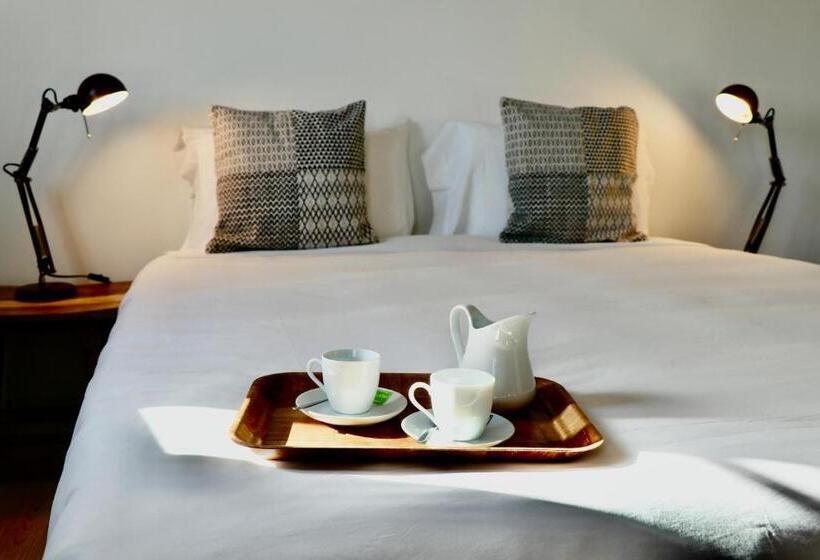 Студия Стандарт, Constância Guest House