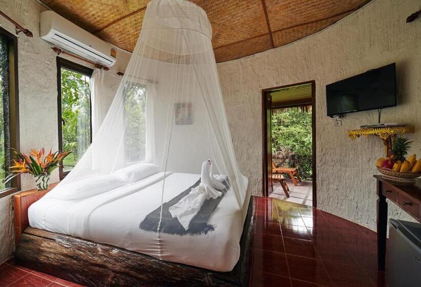 Бунгало Стандарт Вид на Сад, Khao Sok Paradise Resort