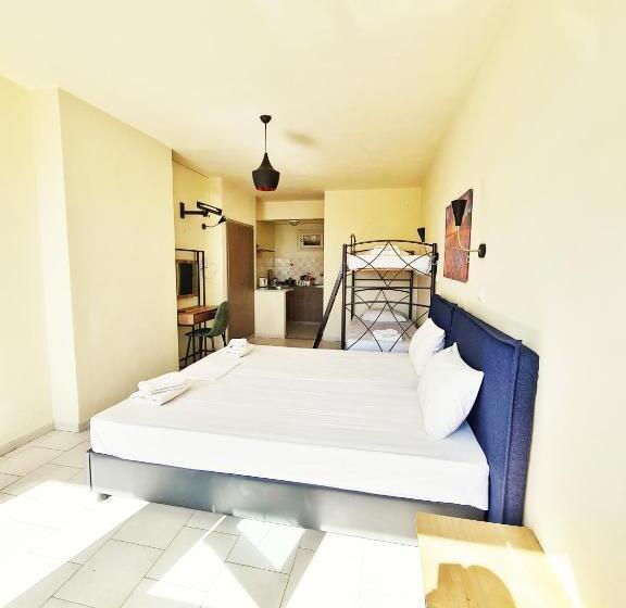 Четырехместный Номер Стандарт, Avra Sea View Paradise Pool Apartments
