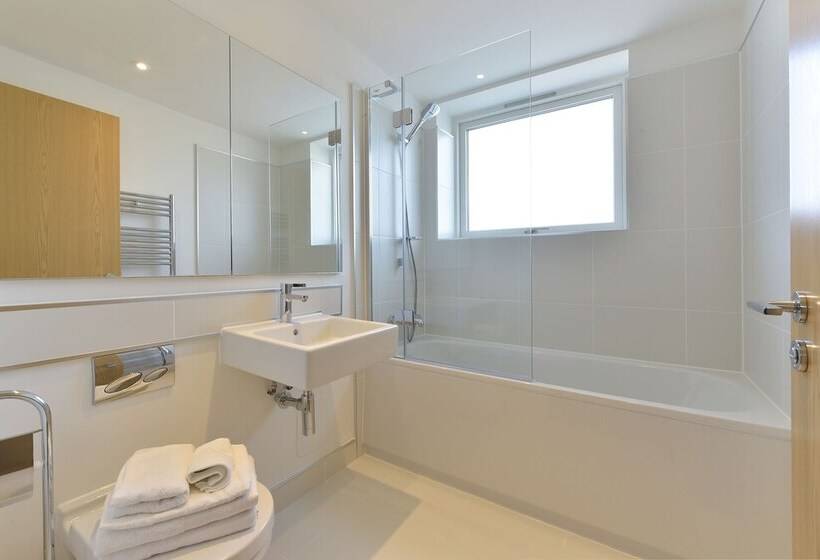Апартаменты 1 Спальня, Tower Bridge City Apartments