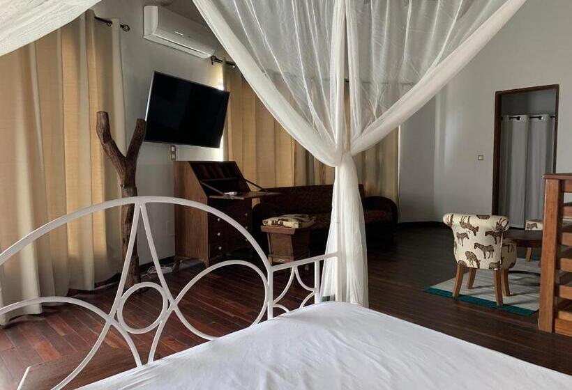 سوییت دوبلکس, Marcelo Beach Club