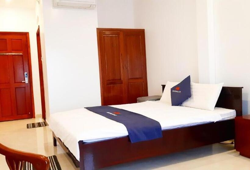 اتاق لوکس با چشم‌انداز دریا, Tôm Hùm Palace