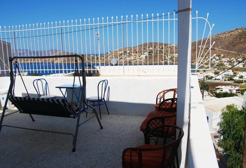 חדר אקונומי, Grandma Vasiliki Rooms To Let