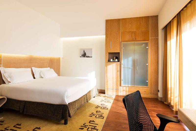 سوییت لوکس, O Hotel Orchard Inn