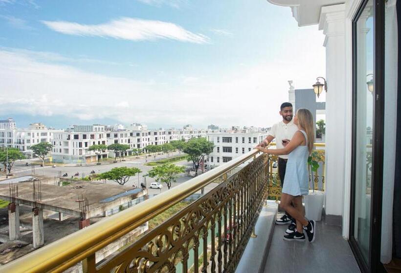 اتاق لوکس با بالکن, Le House Hotel And Studio