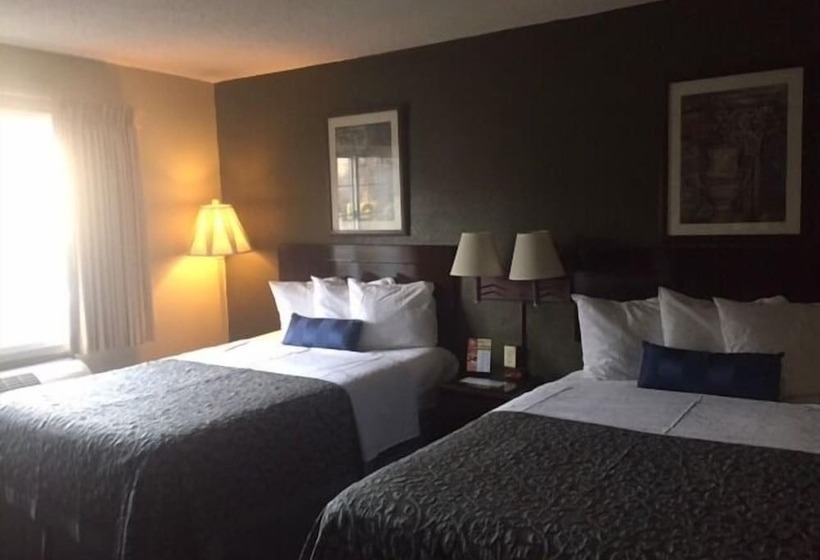 Номер Стандарт 2 Двуспальные Кровати, Days Inn By Wyndham Cleveland Lakewood