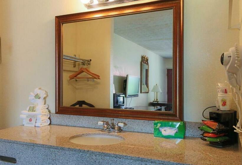 Стандартный Номер Кровать Кинг, Super 8 By Wyndham College Park/atlanta Airport West