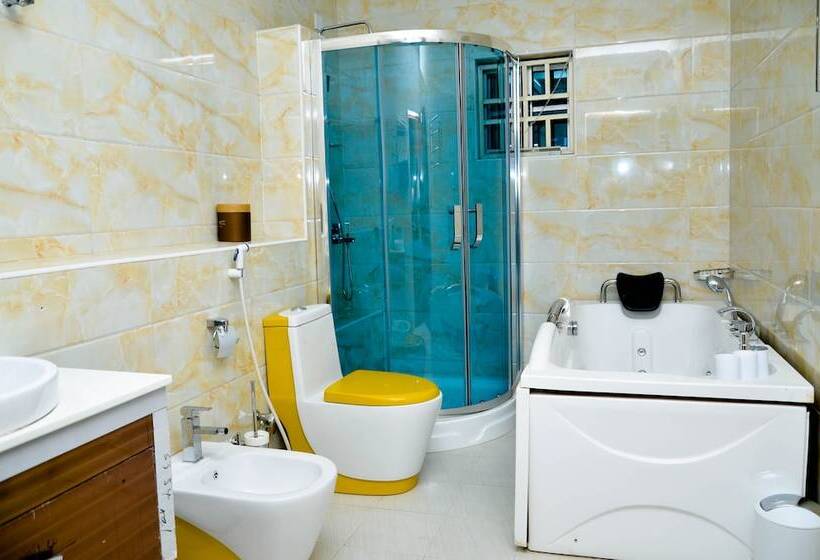 اتاق سوپریور, Crystal House