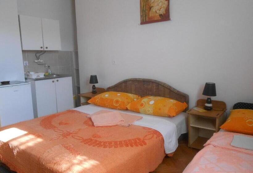 اتاق استاندارد سه نفره, Apartments & Hostel Zdrava Hrana
