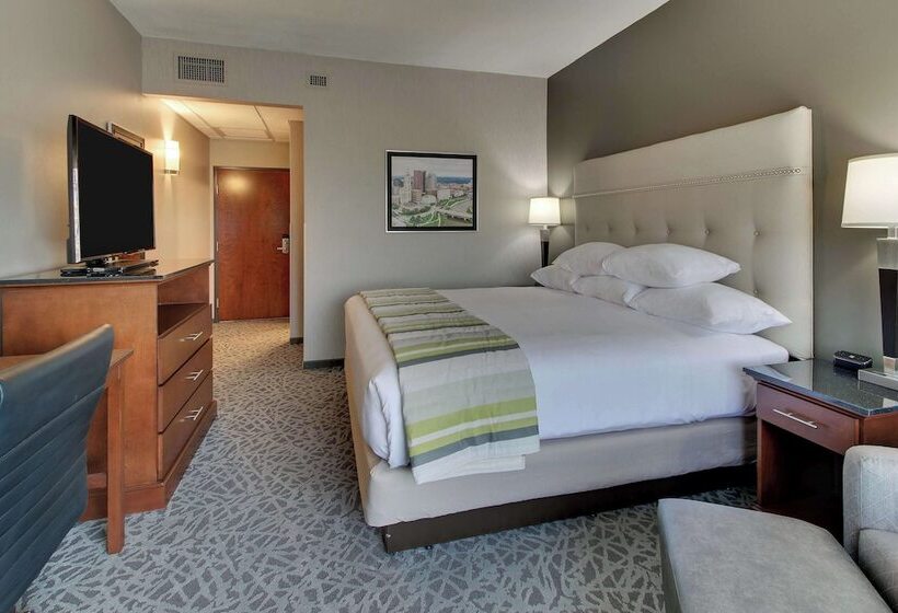 اتاق لوکس, Drury Plaza Hotel Savannah Pooler