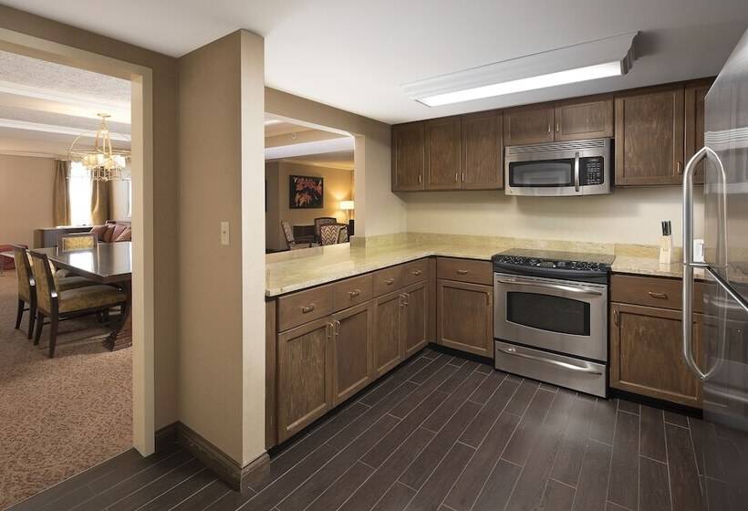 스위트, Crowne Plaza Louisville Airport Expo Ctr, An Ihg