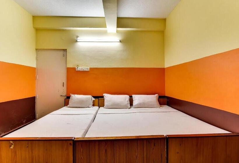 Háromágyas Standard Szoba, O Srinivasa Residency Lodge