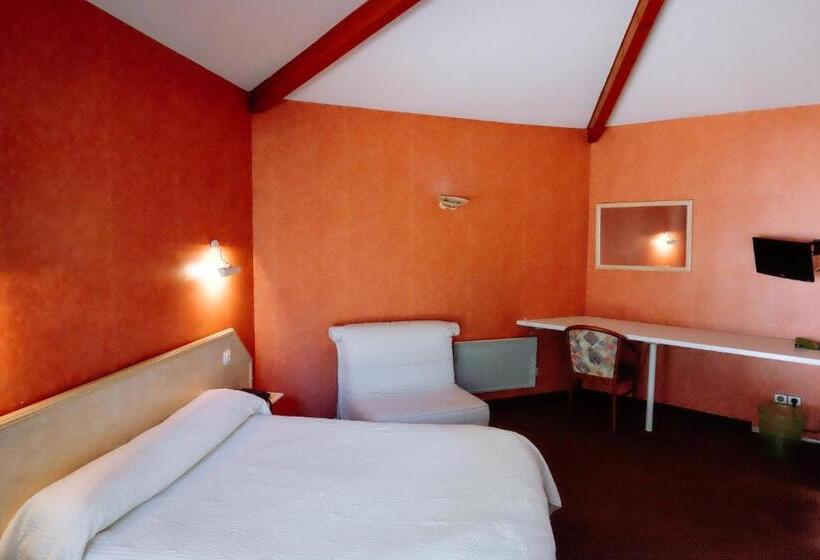 Номер Стандарт, Logis Hotels   Hotel Restaurant L Enclos
