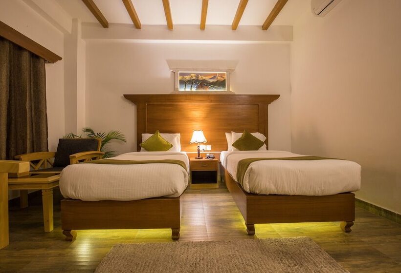 اتاق لوکس با چشم‌انداز استخر, Bagaincha Wellness Resort
