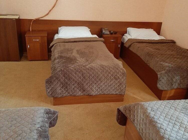 חדר סטנדרט לארבעה, Stara Vezha