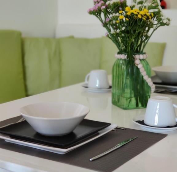سوئیت اجرایی با مشاهده, Black Diamond Suites