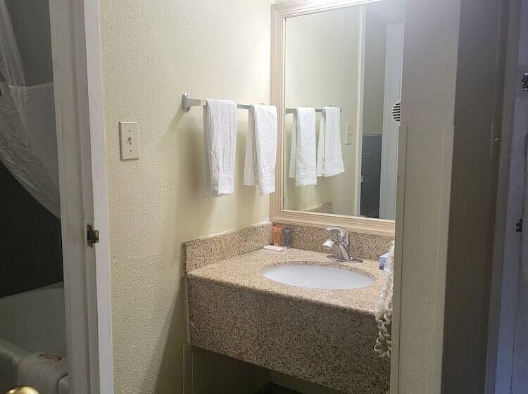 Номер Стандарт 2 Двуспальные Кровати, Baymont By Wyndham Williamsburg