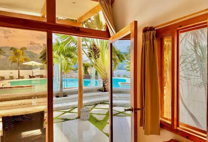 سوییت با چشم‌انداز استخر, Sababa Resort