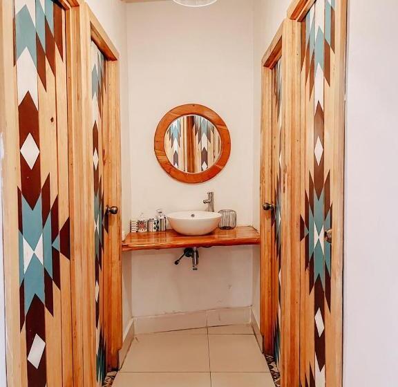 تختخواب در اتاق مشترک, Sababa Resort